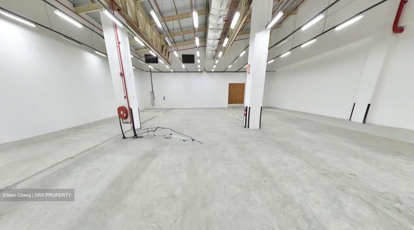 Toh Guan Road East (D22), Warehouse #573918811